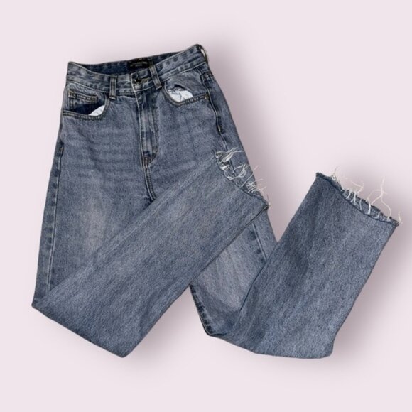 PrettyLittleThing Denim - PrettyLittleThing Petite Distressed Mom Jeans - Cuffed Denim, Size 00P